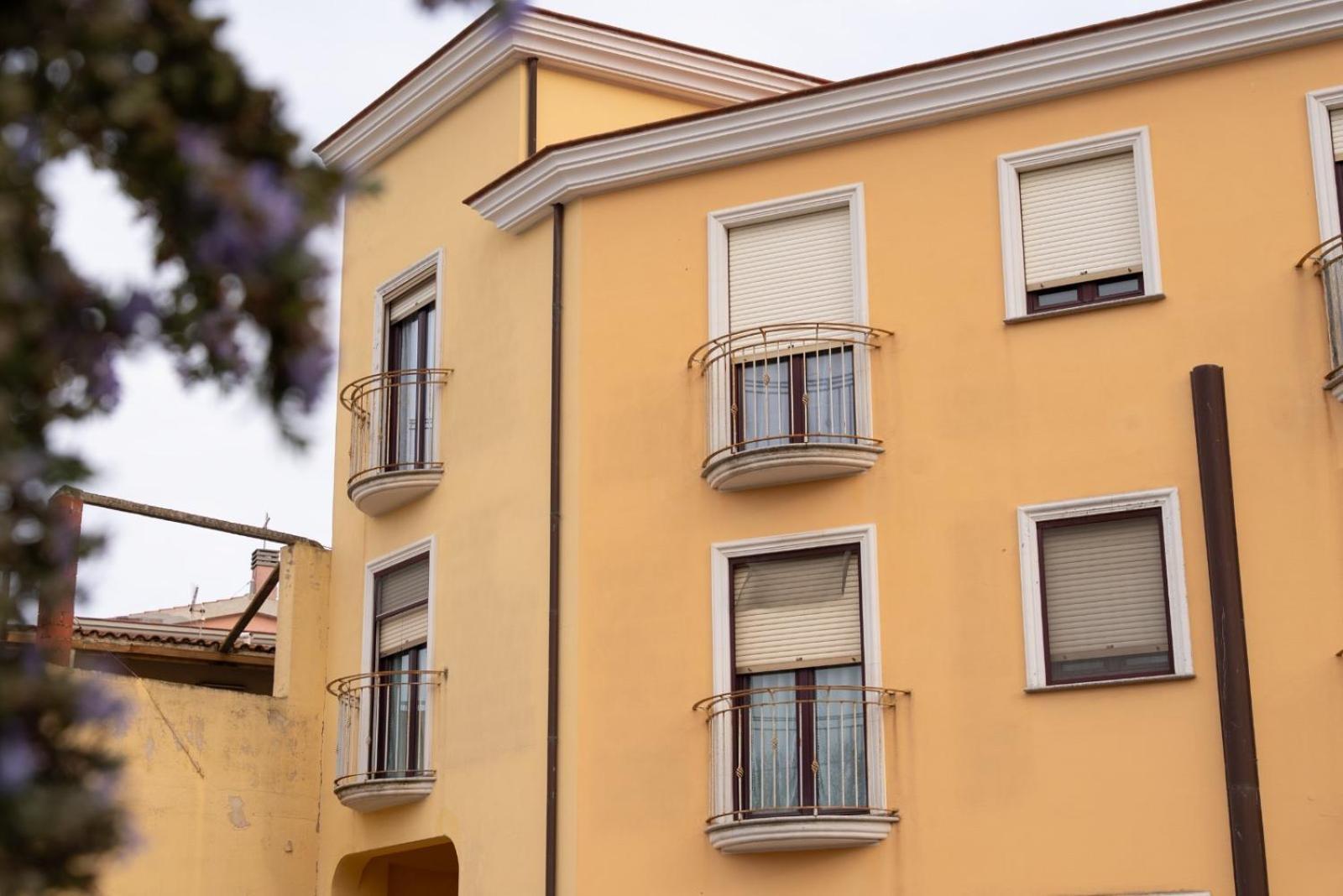 Appartamento In Centro Тортоли Экстерьер фото